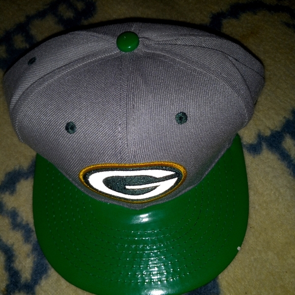 New Era Other - NEW ERA VINTAGE CAP COLLECTION NFL ADJUSTABLE SNAPBACK   PRE-OWNED GOO